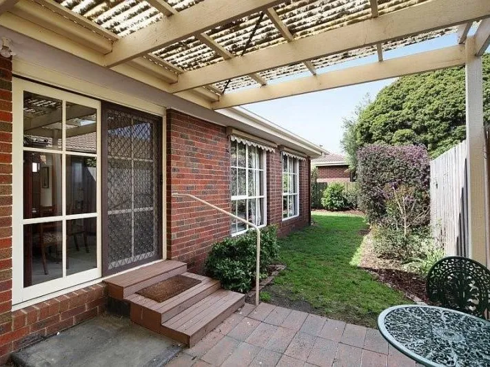 Private Villa with Backyard & Garage