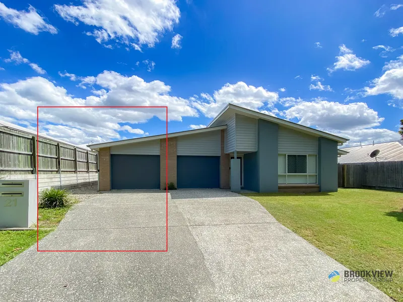 Delightful 2 Bedroom Duplex in a quiet street overlooking Bushland.