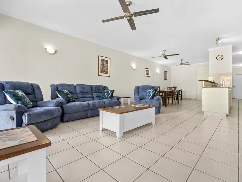 Put On Your Pizzazz at the Perfectly Positioned PIZANIAS Apartments.