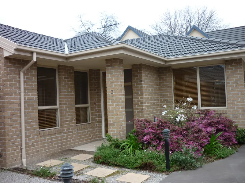 Sparkling Modern Townhouse!