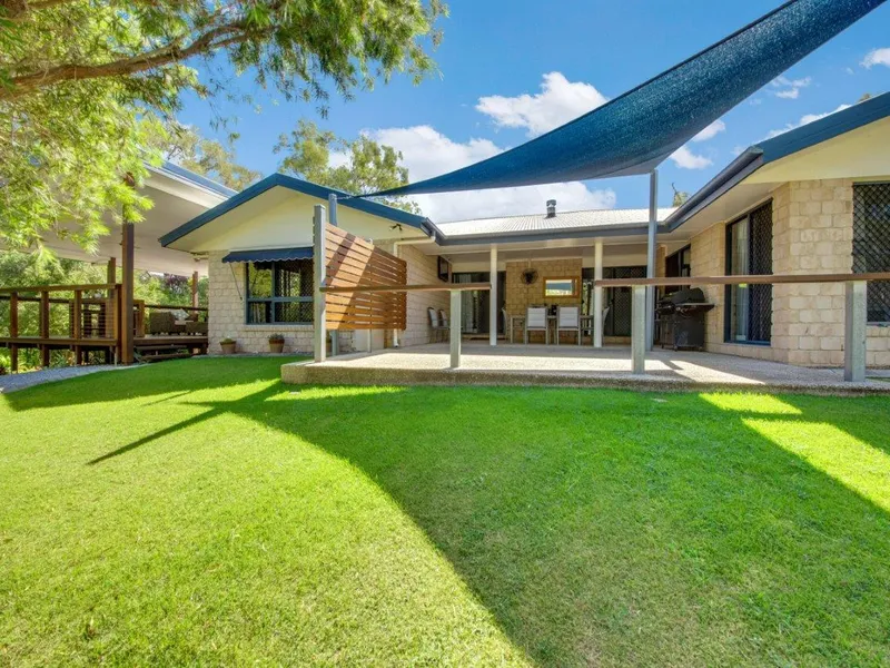 NEAR-TOWN ACREAGE GETAWAY