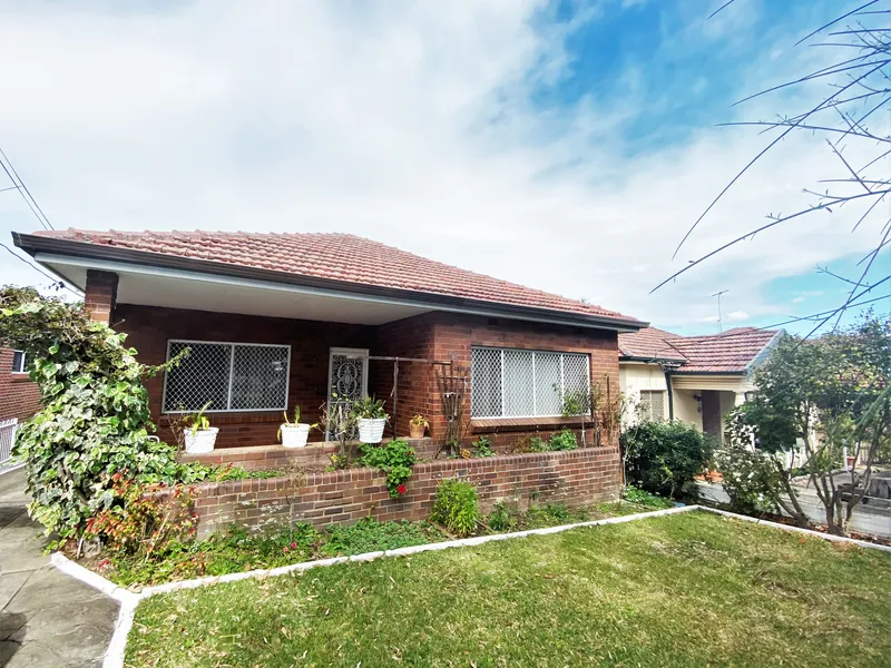 Spacious 3 bedroom home! *Pets welcomed*