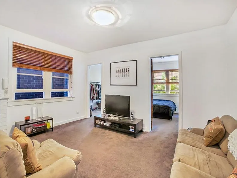 Two bedroom apartment in Art Deco Building
