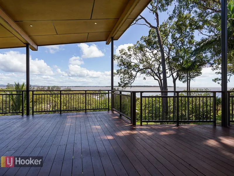 HOLIDAY LET - Impressive Holiday Home in Magic Location