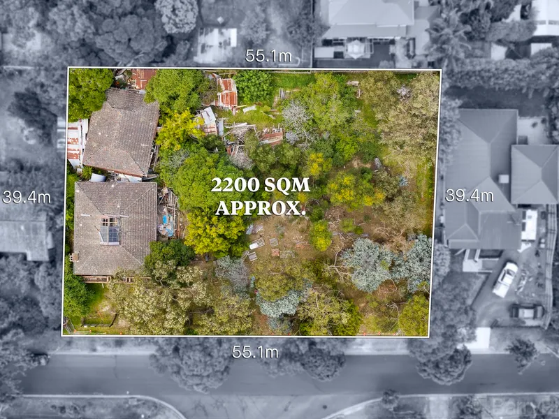 Lucrative 2200m2 development opportunity.