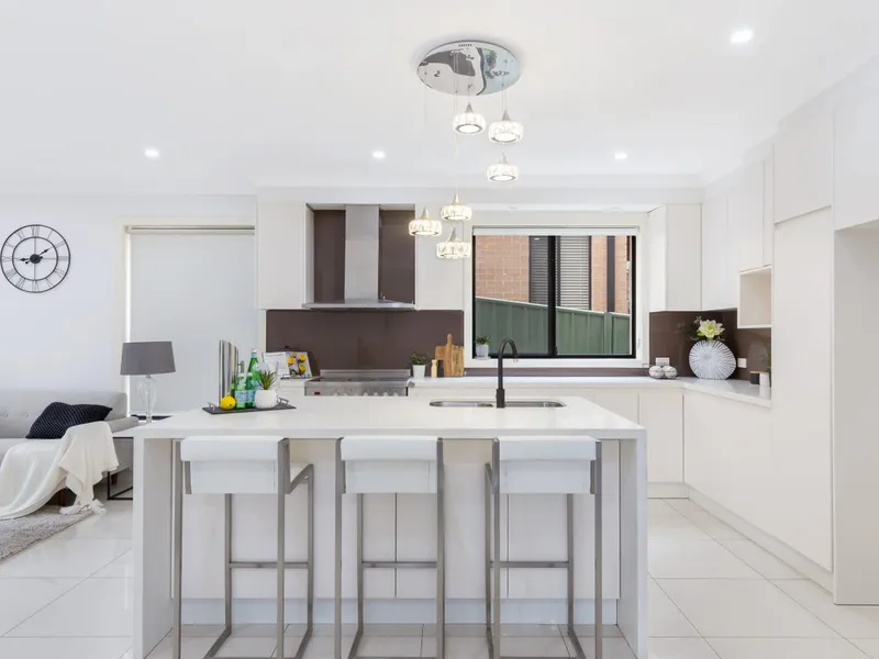 IMMACULATELY STUNNING HOUSE WITH GRANNY FLAT