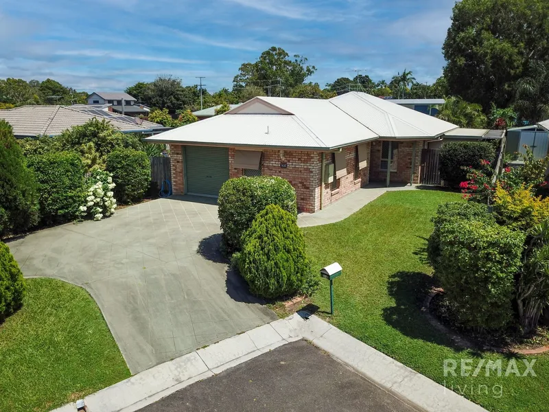 Pool, Private Home & Security in a Gated Community!