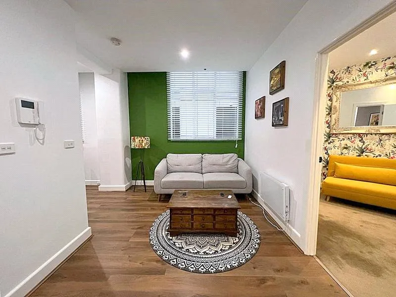 Nestled in the popular Henty House building, this spacious 3 bedroom & 2 bathroom apartment is a short walk from the bountiful lifestyle that Melbourn