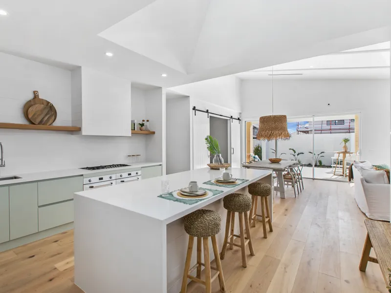 Build a QUALITY Home With Oak Living.