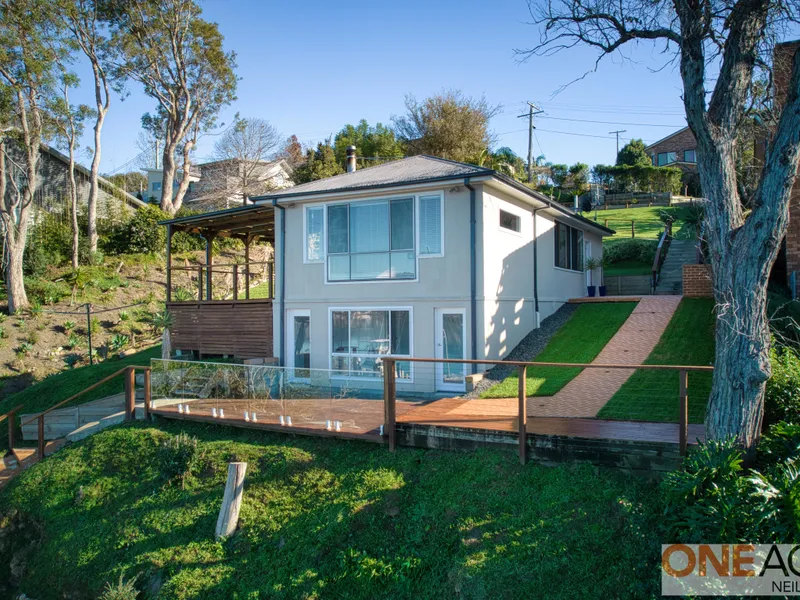 ABSOLUTE WATERFRONT LIVING