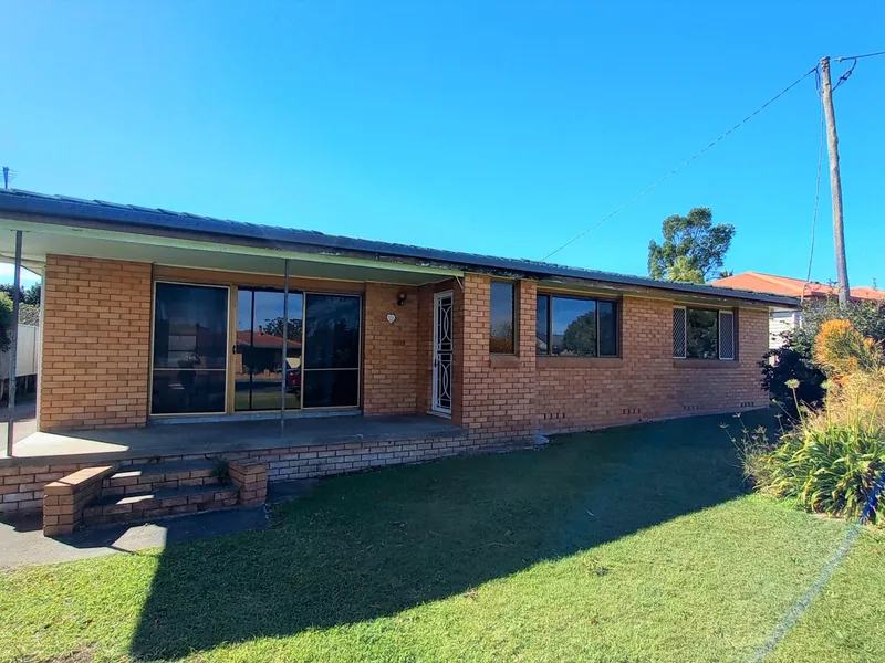 4 Bedroom Home in Quiet Location