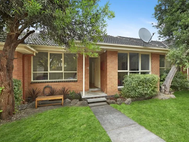 Single-level surprise in a sought-after pocket