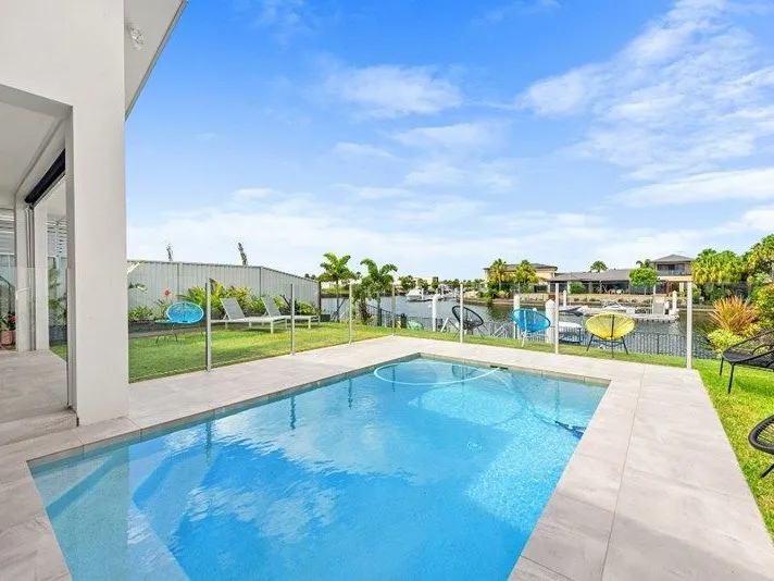 WATERFRONT OPPORTUNITY IN DEEPWATER DEVELOPMENT 