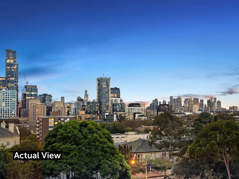 Monterey apartment with momentous CBD vistas