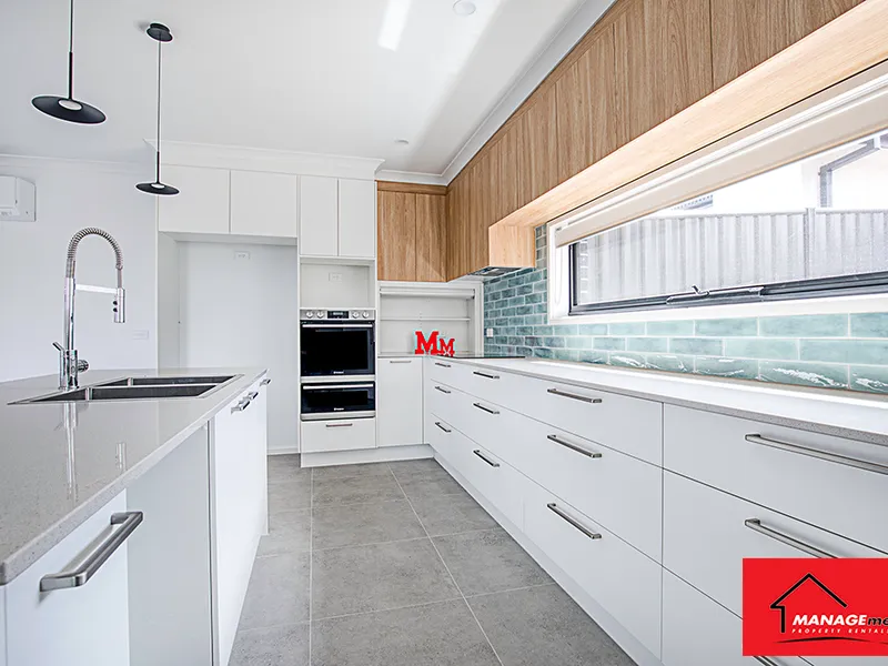 BEAUTIFUL FAMILY HOME, SPACIOUS LIVING, GREAT LOCATION