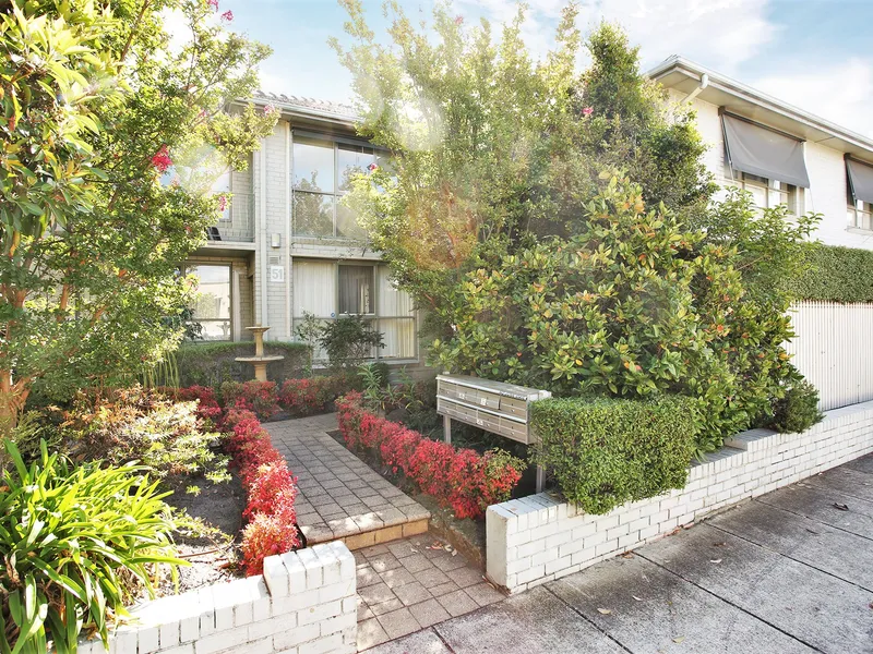 Newly Refurbished Two-Bedroom Apartment