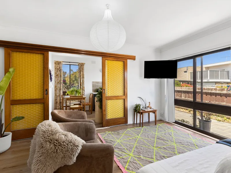 Retro Gem In Sensational Location