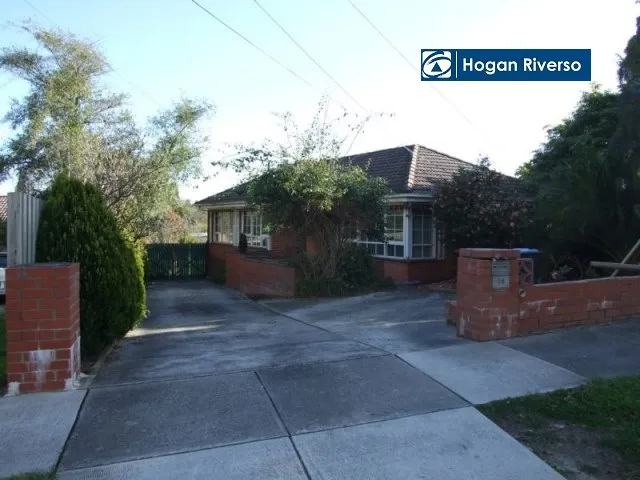 THREE BEDROOM FAMILY HOME IN GREAT LOCATION!!