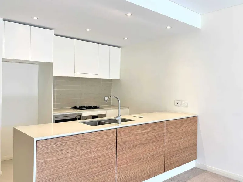 Modern Two Bedroom Incl Two Car Spaces