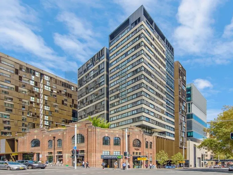 Stunning Executive Apartment at super convenience location