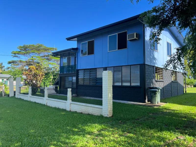 LARGE FAMILY HOME AND BLOCK OF LAND