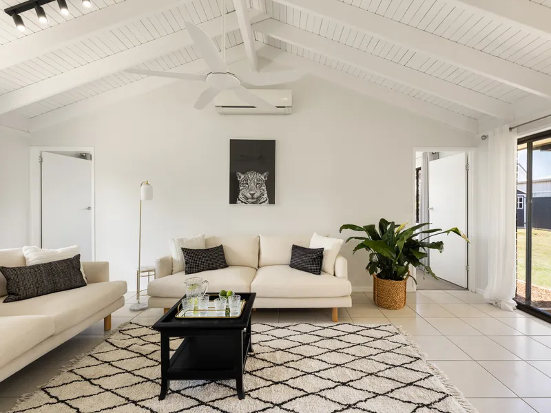 Immaculate Lowset Brick and Tile Home on 640m2.