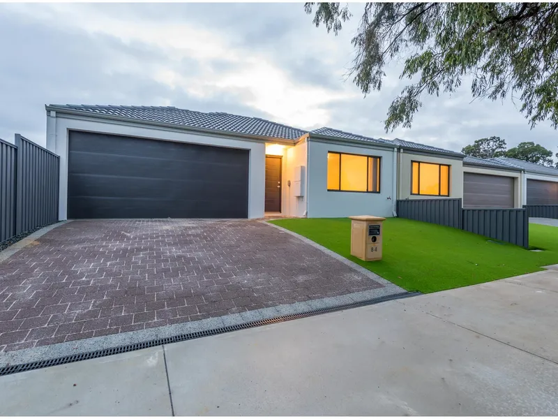 EXTREMELY CONVENIENT Street Front Quality House!