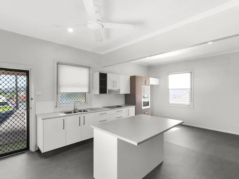 SPACIOUS UNIT IN CENTRAL BELMONT