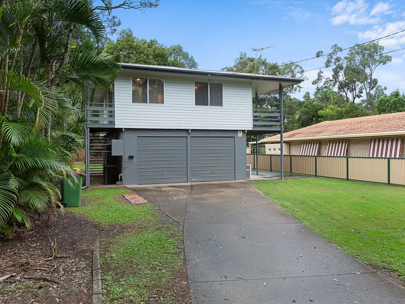 SHORT STROLL TO WATERS EDGE