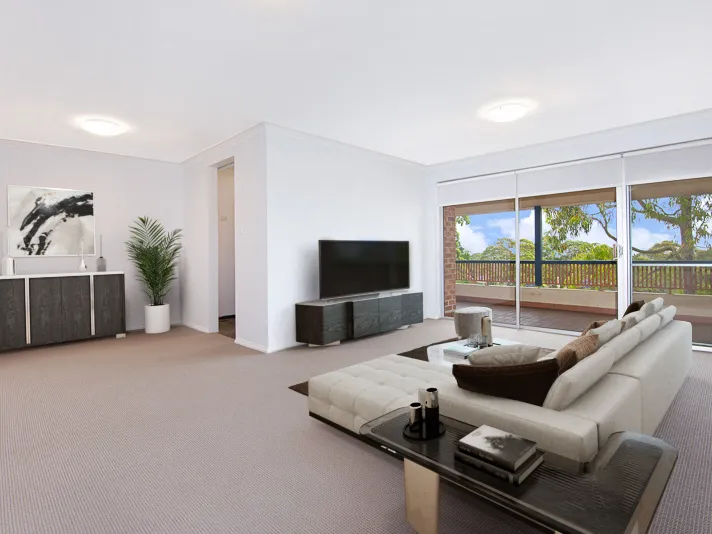 LARGE APARTMENT IN CENTRAL LOCATION