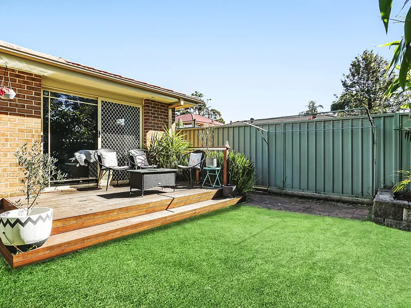 Well-maintained villa in quiet locale