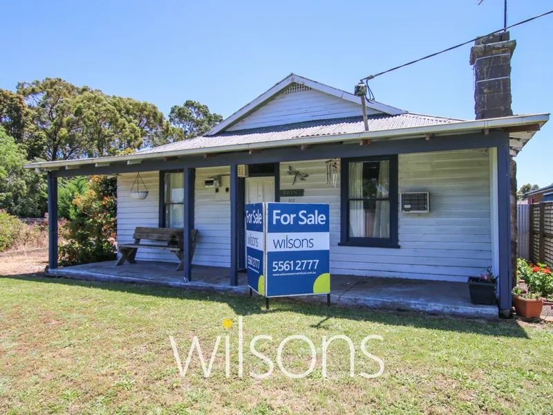 COUNTRY HOUSE UNDER $200,000
