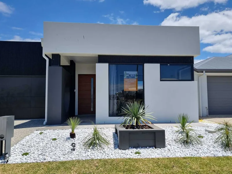 Brand new executive home in Newport CONTACT JULIE SYKES 0438 050 110