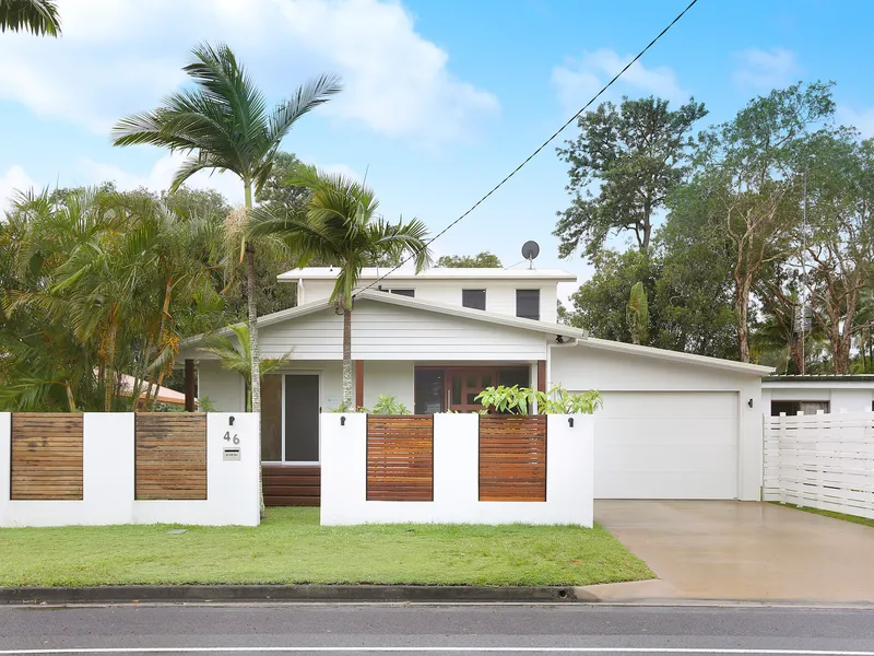 Family home in central Coolum