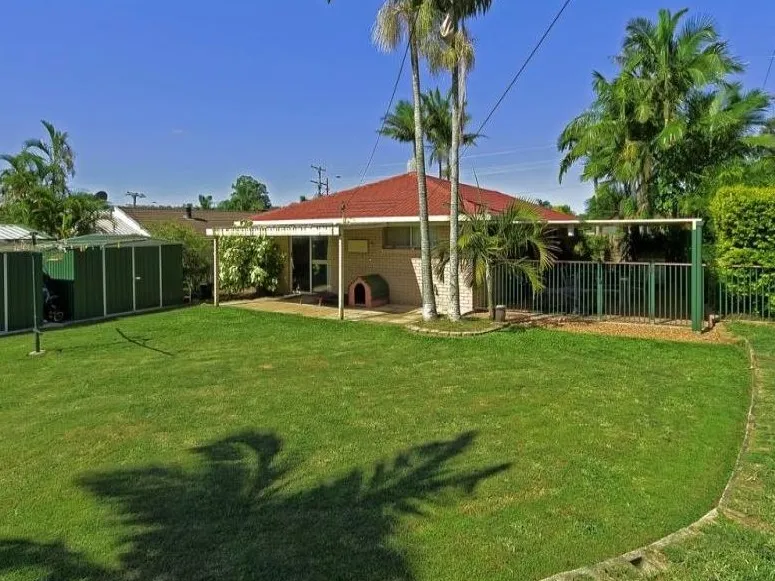 Modern lowset family home on large block