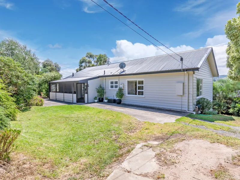 Gorgeous Family Home In A Quiet Location With Incredible Views, Only One Block From The Centre Of Buninyong!