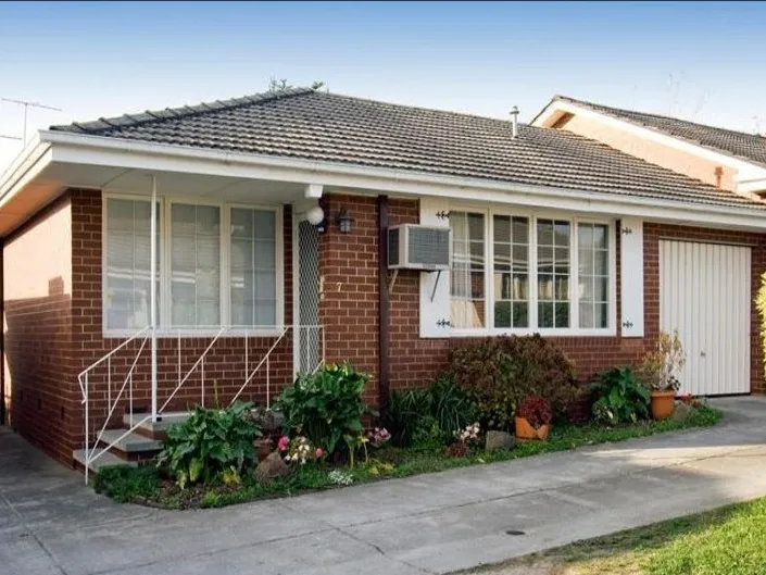 Perfectly Positioned 2-Bedroom Unit in Central Forest Hill