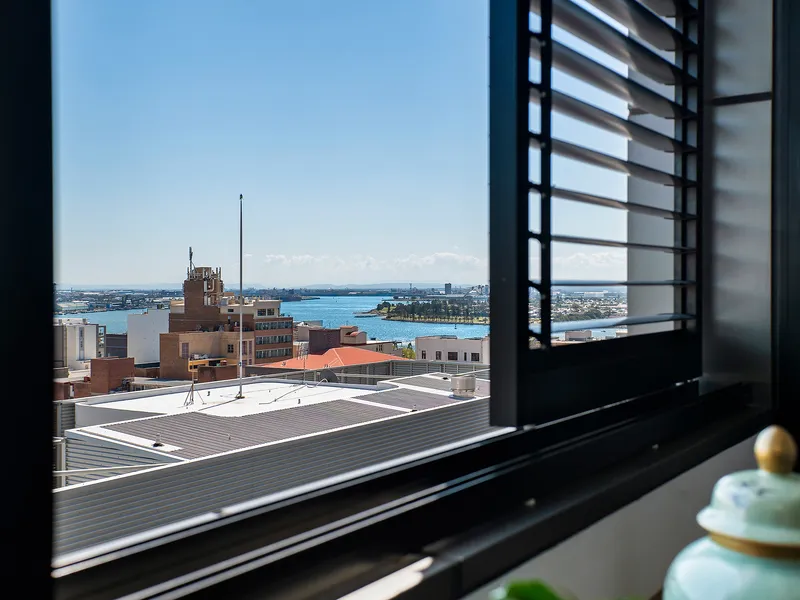 Arena 1-Bedder Designed for Busy Lifestyles with Knockout Harbour Views to Match