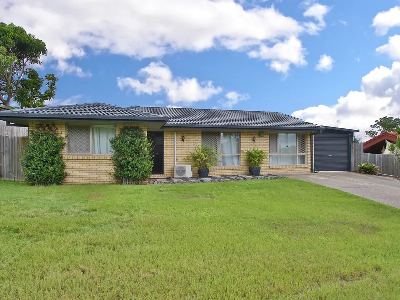 SUPERB FAMILY HOME ON LARGE BLOCK