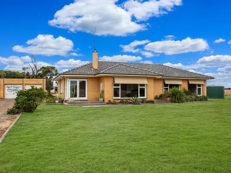 QUALITY LIFESTYLE ACREAGES!