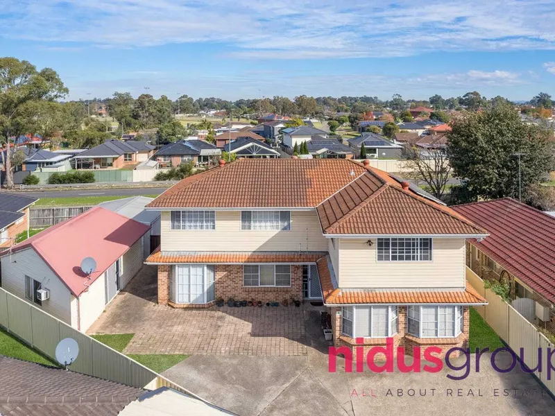 8 Bed 5 Bath house Current Rental - $1400 pw