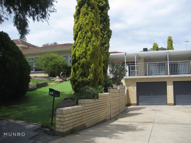 LARGE FAMILY HOME WITH GREAT ENTERTAINING AREA