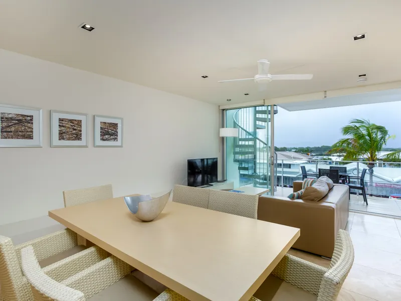 Gorgeous Resort Unit. Heart of Town