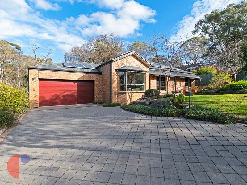 CHARACTER FAMILY RESIDENCE ON A LARGE LEVEL ALLOTMENT