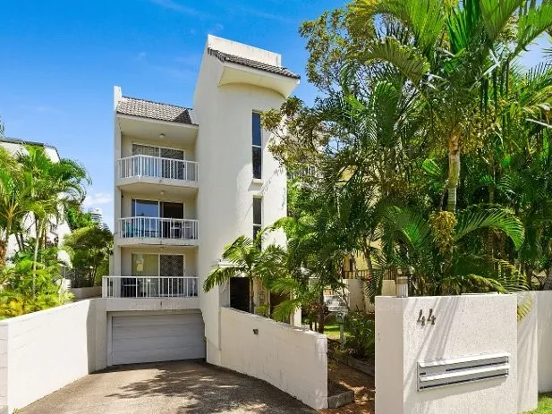 Easy living in walking distance to the beach
