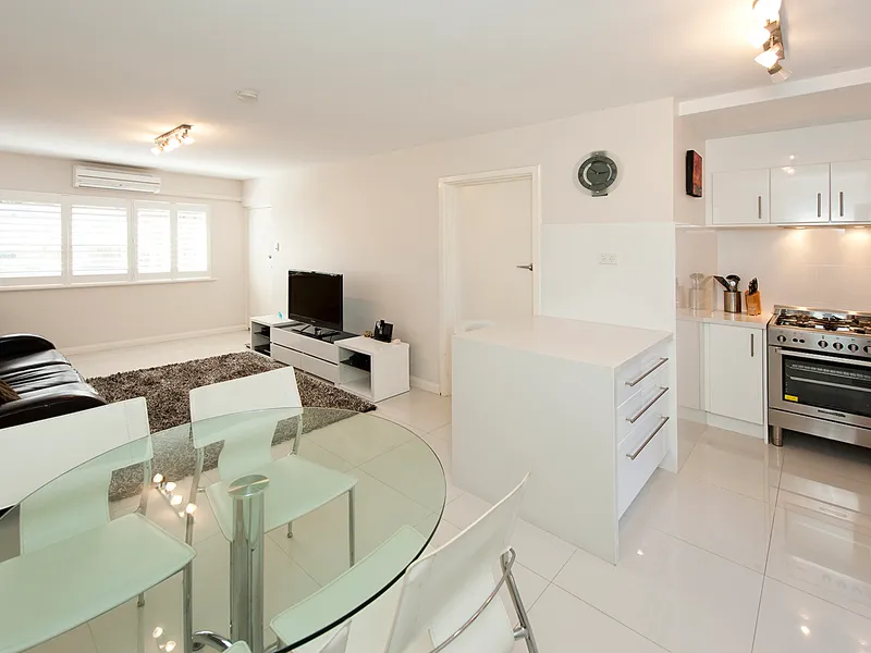 **FURNISHED APARTMENT WITH STYLE**