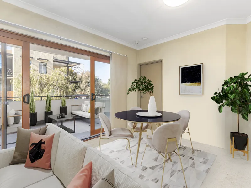 Walking distance to the City and Northbridge