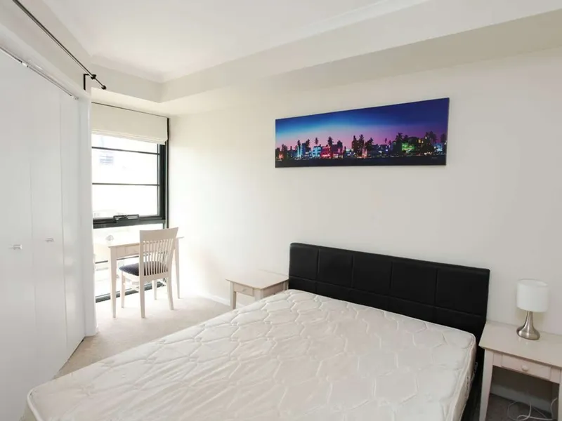 Super location, Super Price- 2 bed Apartment!