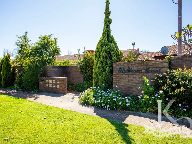 Huge 2 Bedroom Street Frontage Villa