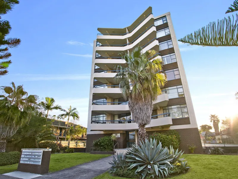 Stunning apartment in beachside location